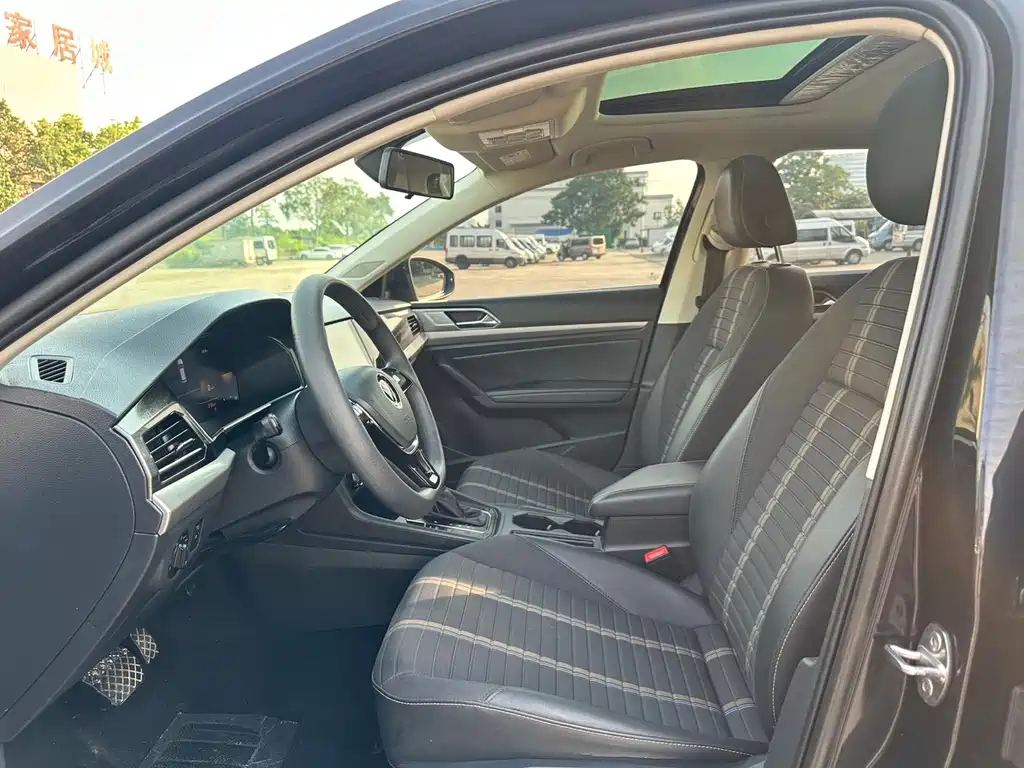 VOLKSWAGEN LAVIDA 2022