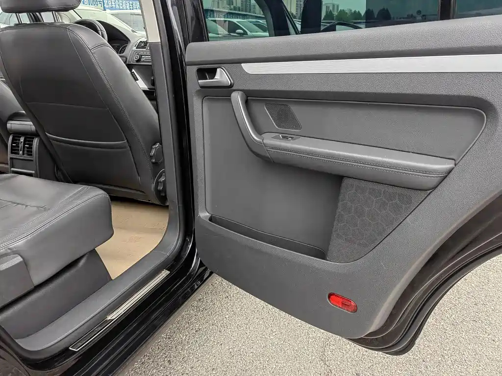 VOLKSWAGEN TOURAN 2013