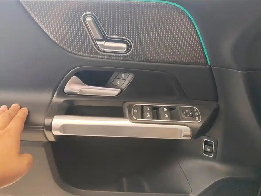 MERCEDES BENZ GLB 2022