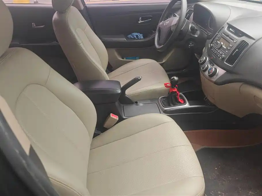 HYUNDAI CELESTA 2011