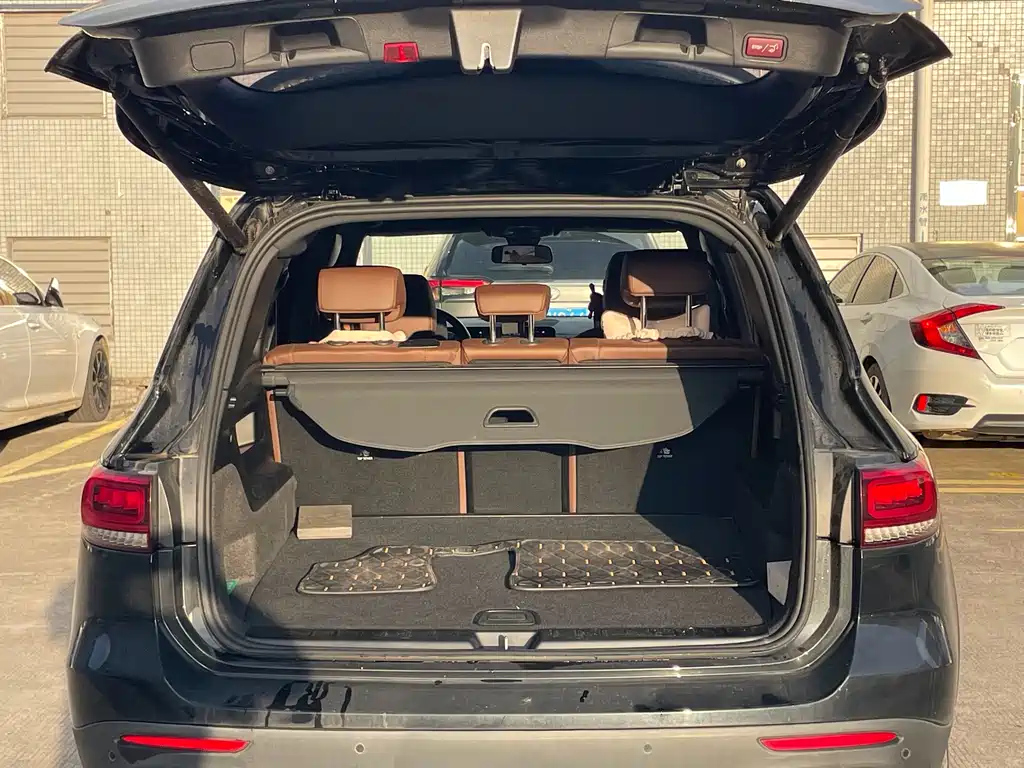 MERCEDES BENZ GLB 2023