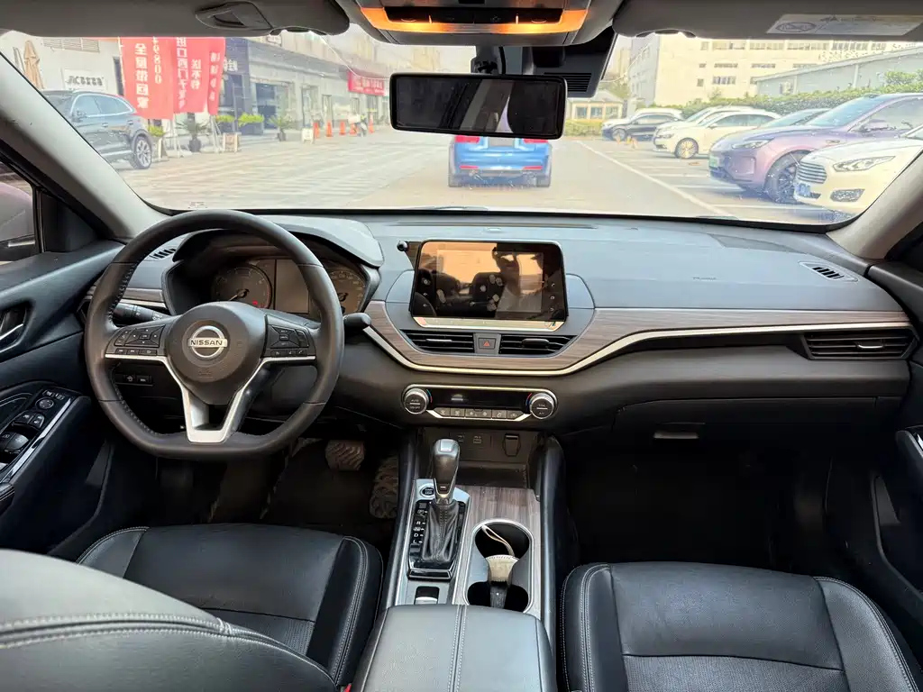 NISSAN TEANA 2022