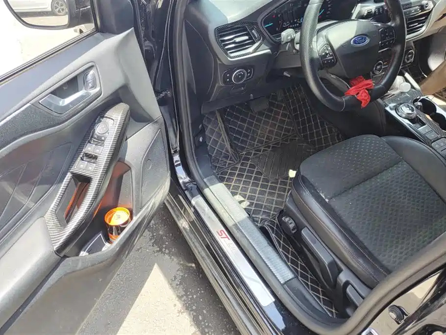 FORD FOCUS 2020