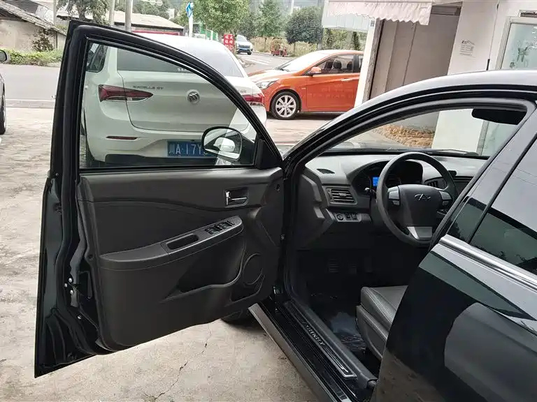 CHERY E5 2013