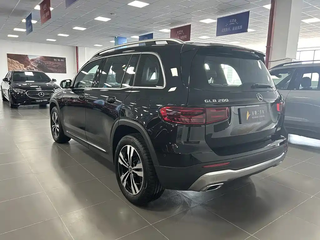 MERCEDES BENZ GLB 2024