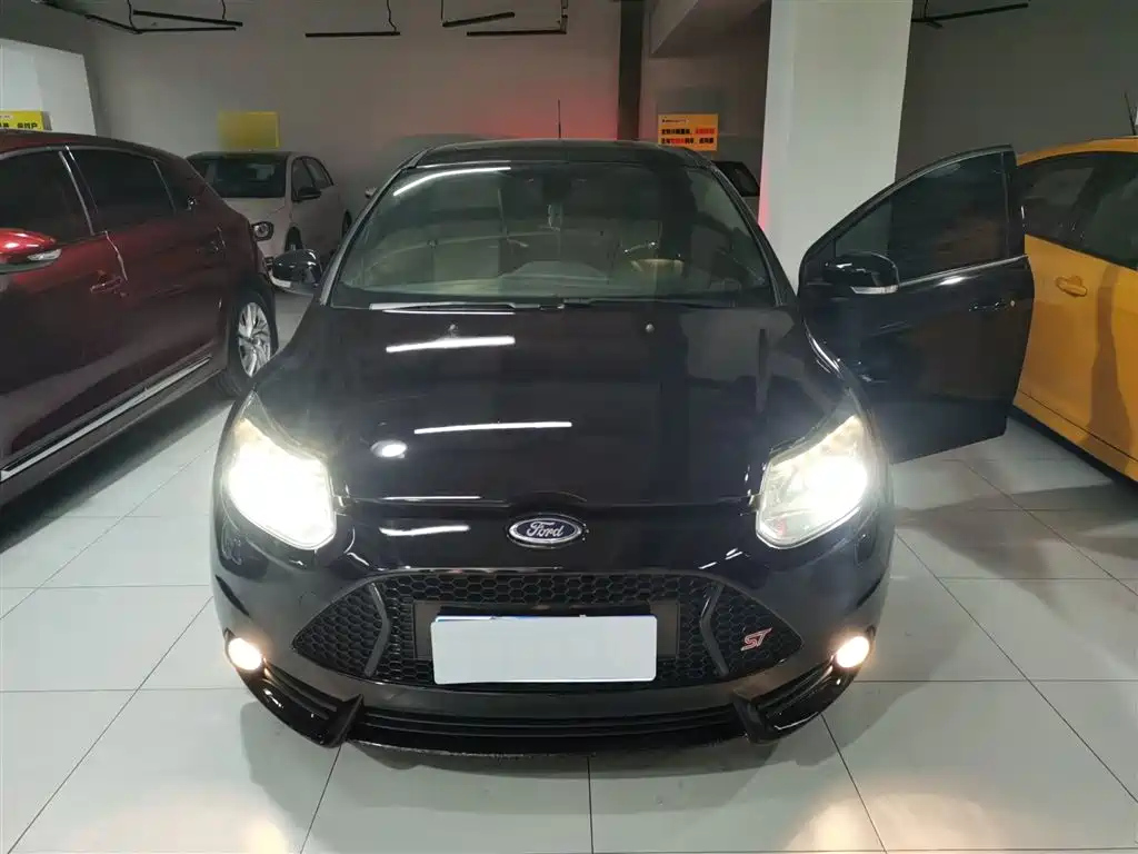 FORD FOCUS IMPORT 2015