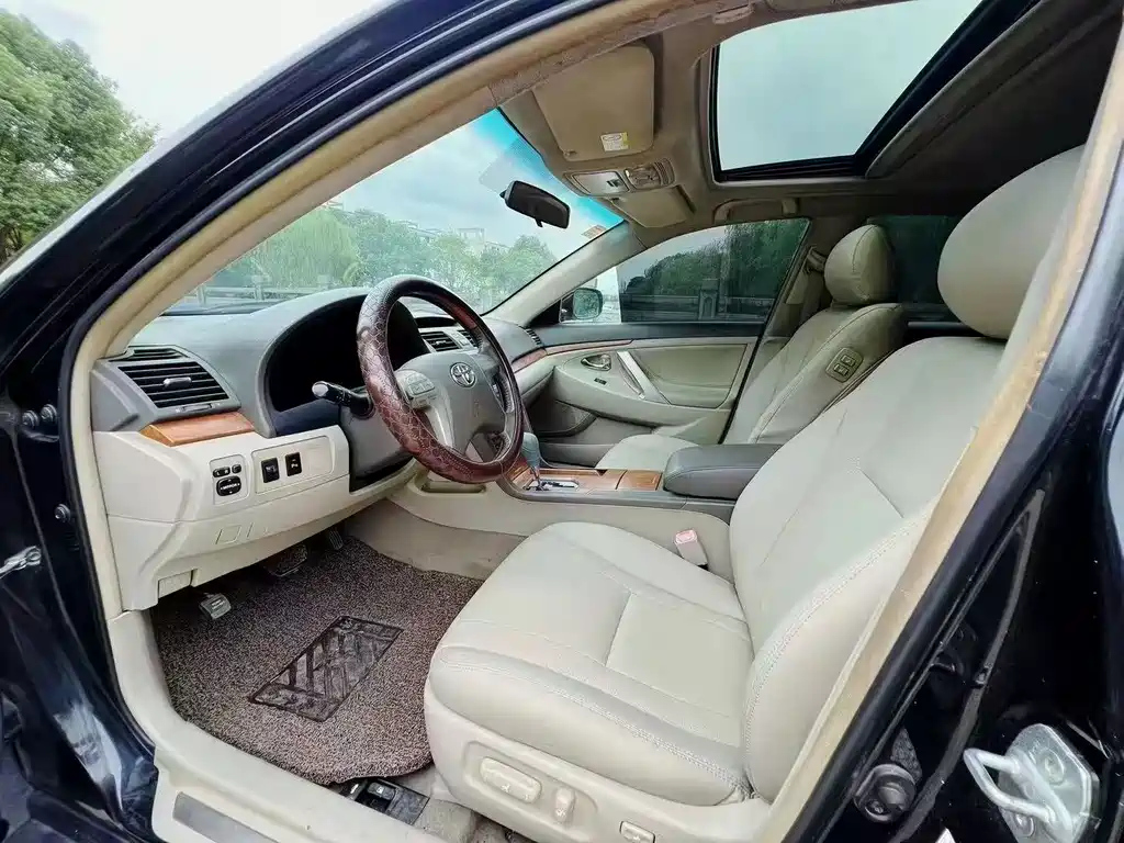 TOYOTA CAMRY 2010