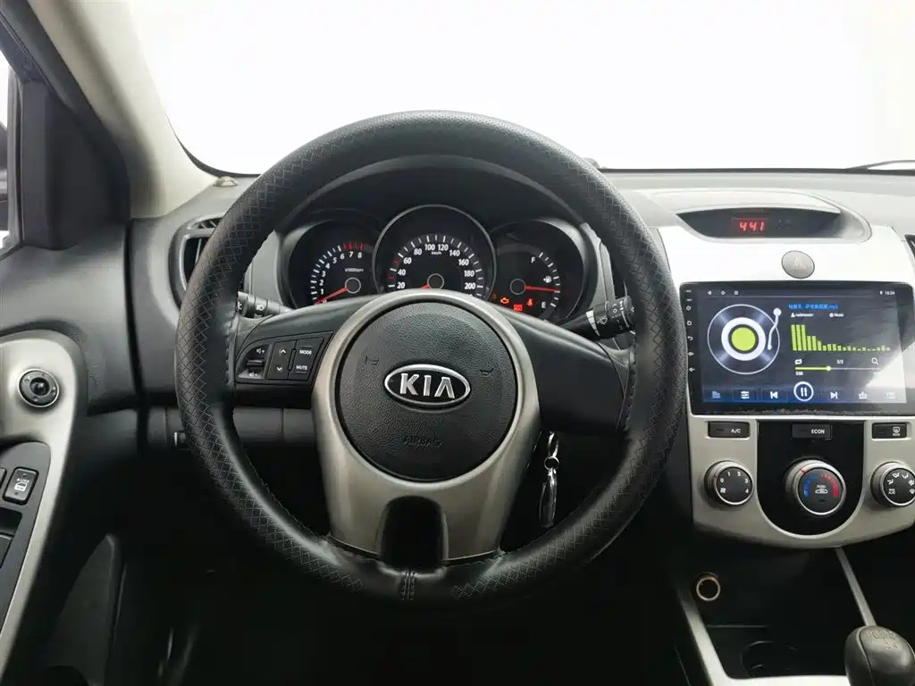 KIA FORTE 2011