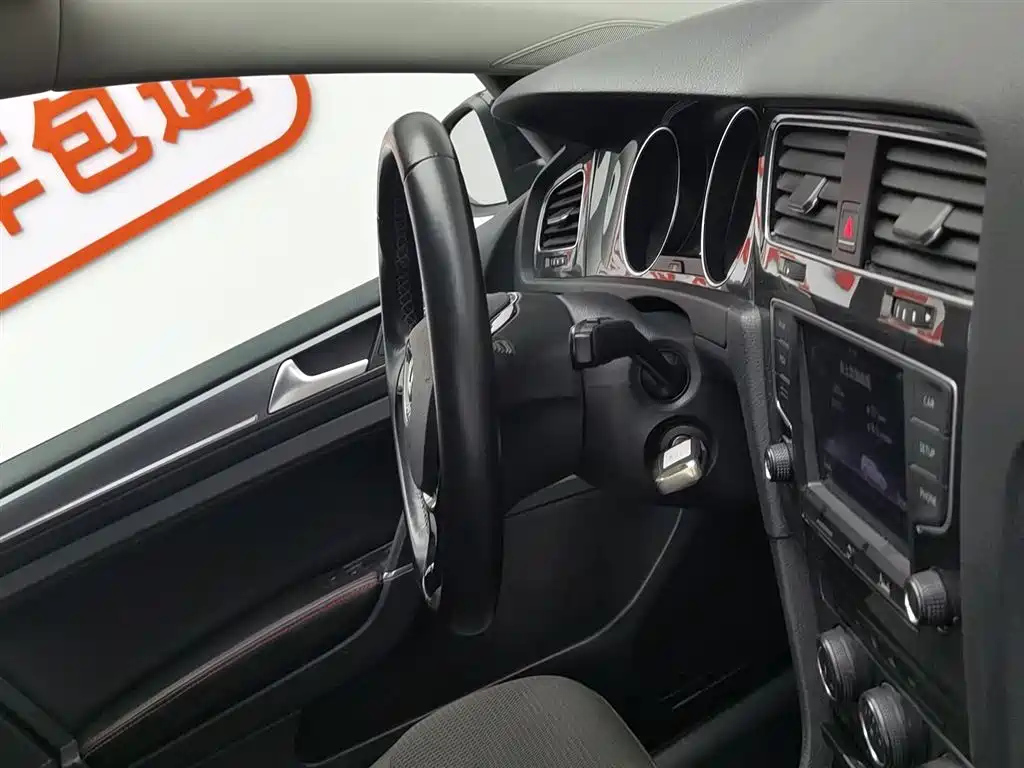 VOLKSWAGEN GOLF 2017