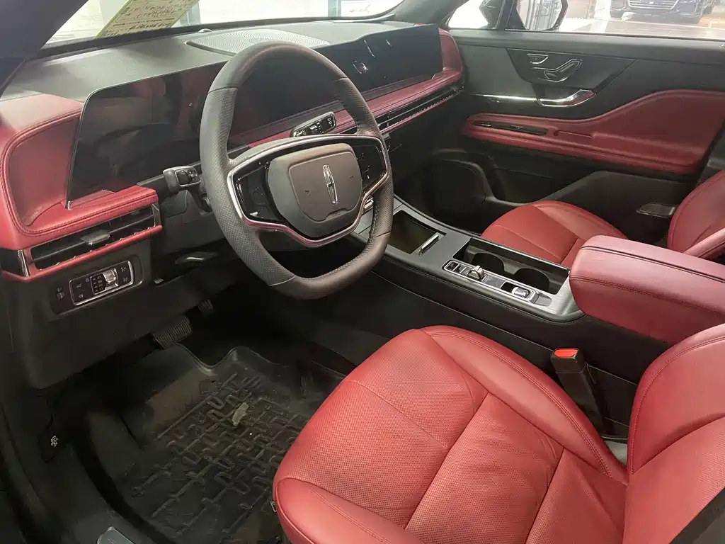 LINCOLN ADVENTURER 2023