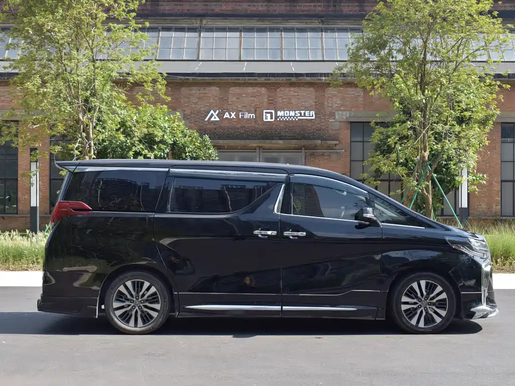 TOYOTA ALPHARD 2018