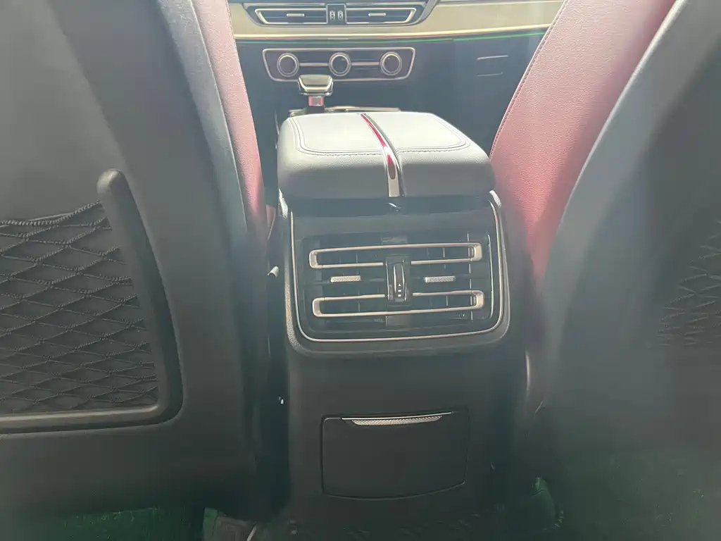 HONGQI HS5 2023