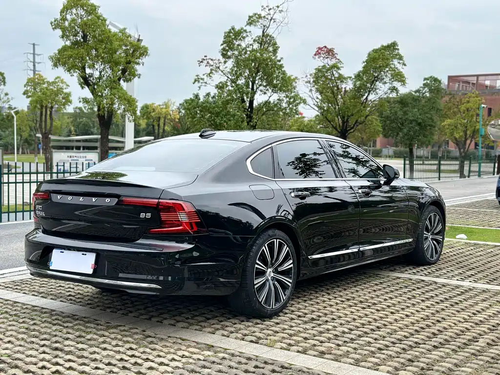 VOLVO S90 2022