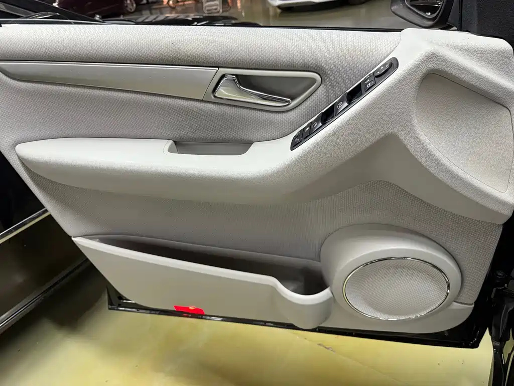 MERCEDES BENZ A-CLASS IMPORT 2011