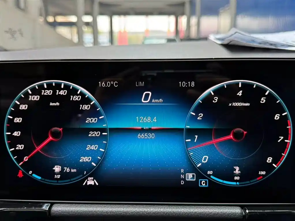 MERCEDES BENZ GLA 2023