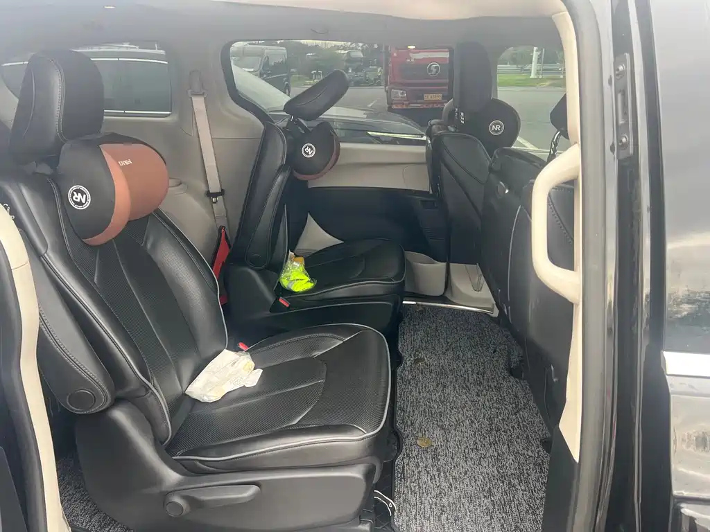 CHRYSLER BIG 捷龙PHEV IMPO 2024