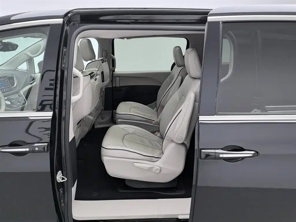 CHRYSLER BIG 捷龙PHEV IMPO 2019