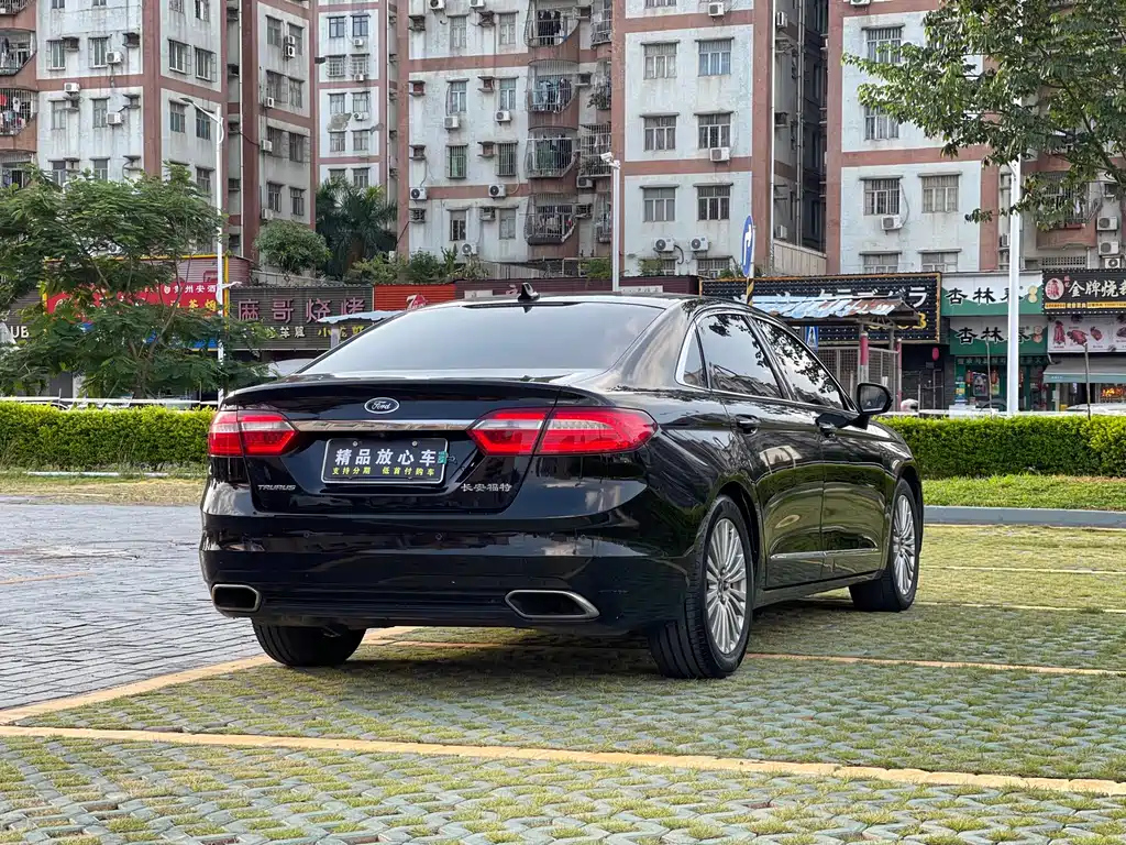 FORD TAURUS 2017