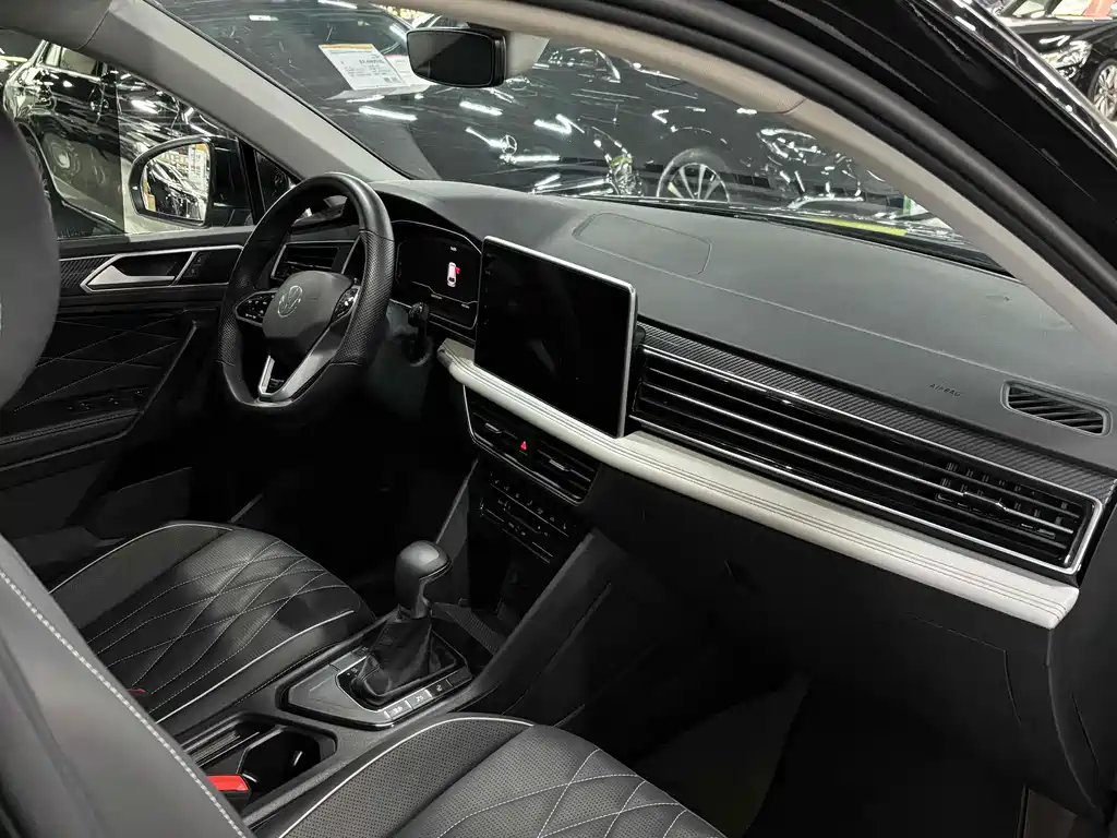 VOLKSWAGEN TIGUAN L 2023