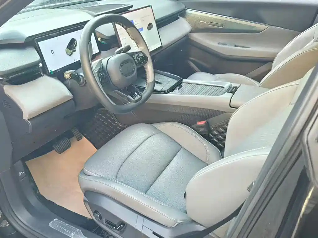 LYNK&CO 08 NEW ENERGY 2024