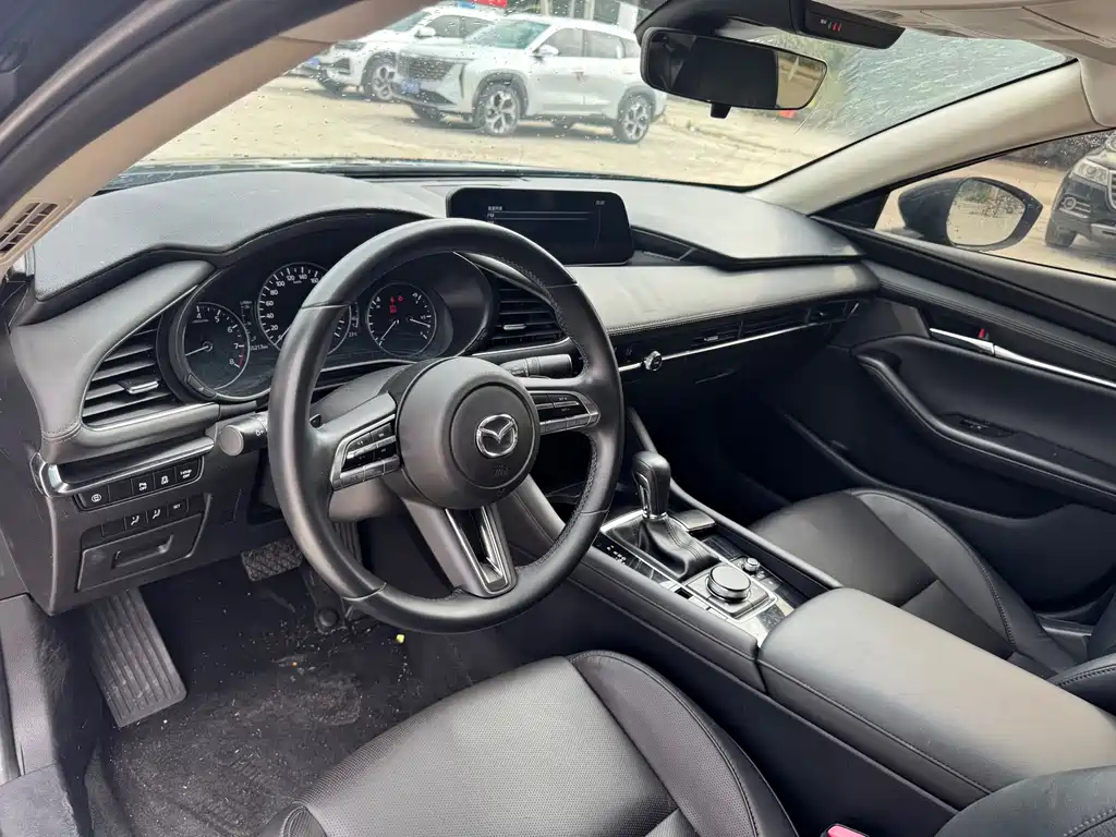 MAZDA 3 AXELA 2022