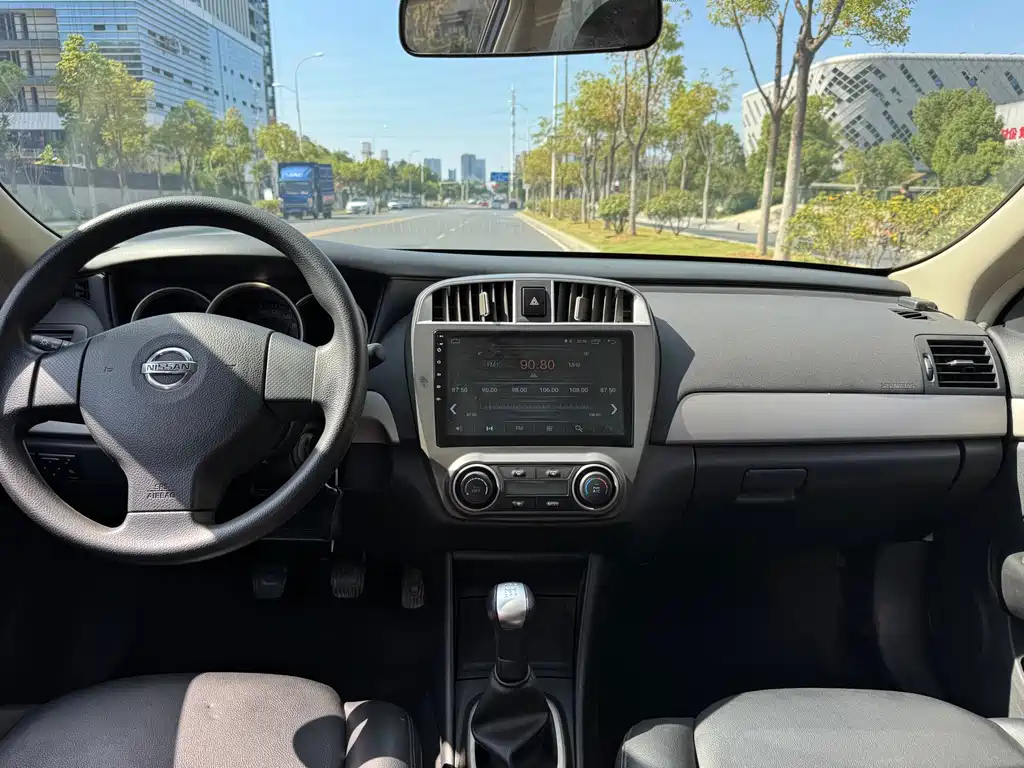 NISSAN SYLPHY 2019