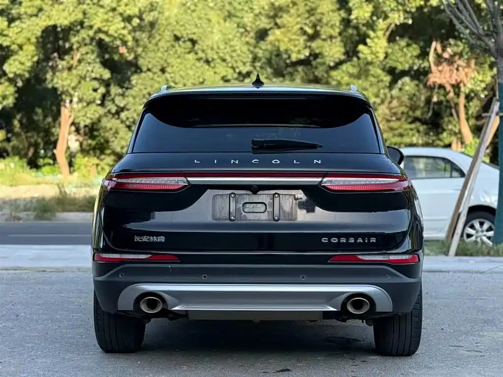 LINCOLN ADVENTURER 2021