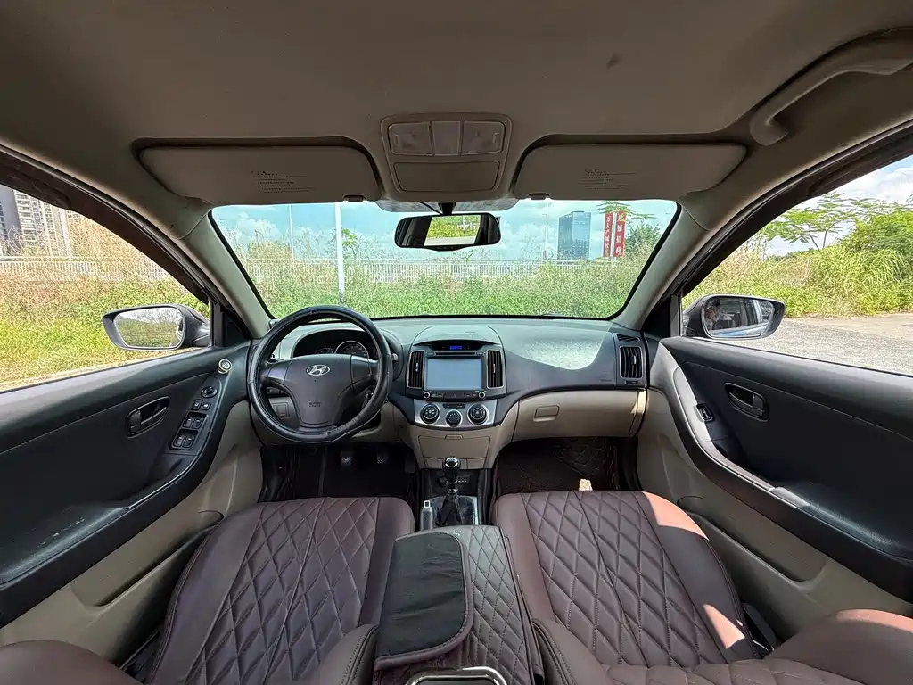 HYUNDAI CELESTA 2014