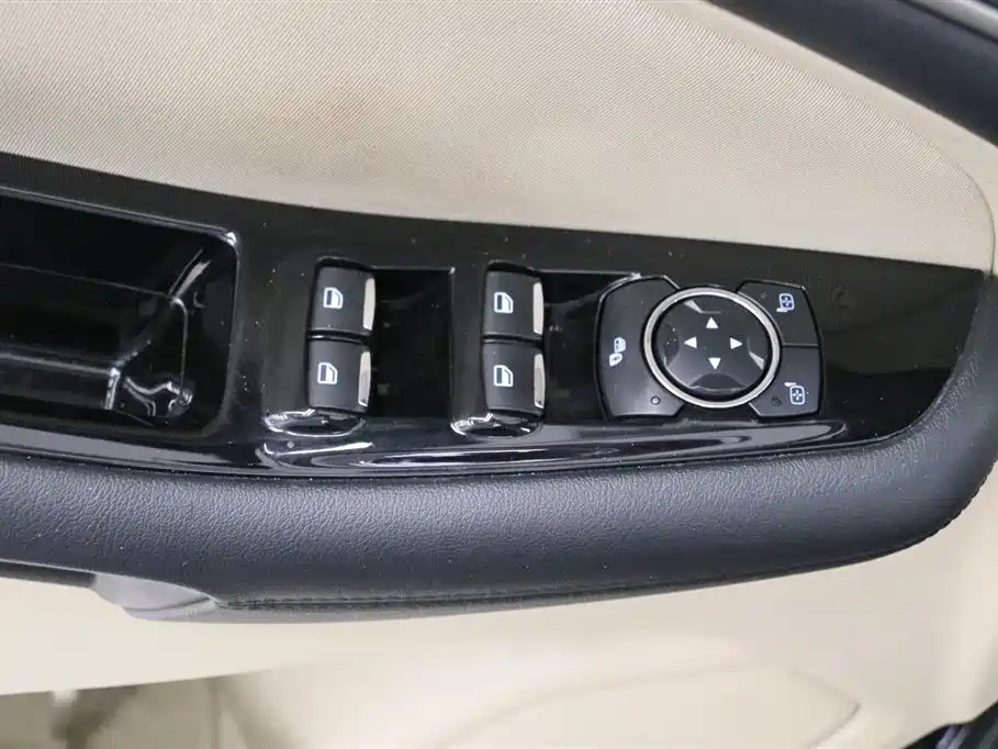 FORD EDGE 2019