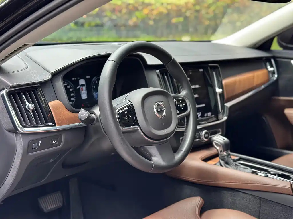 VOLVO S90 2020