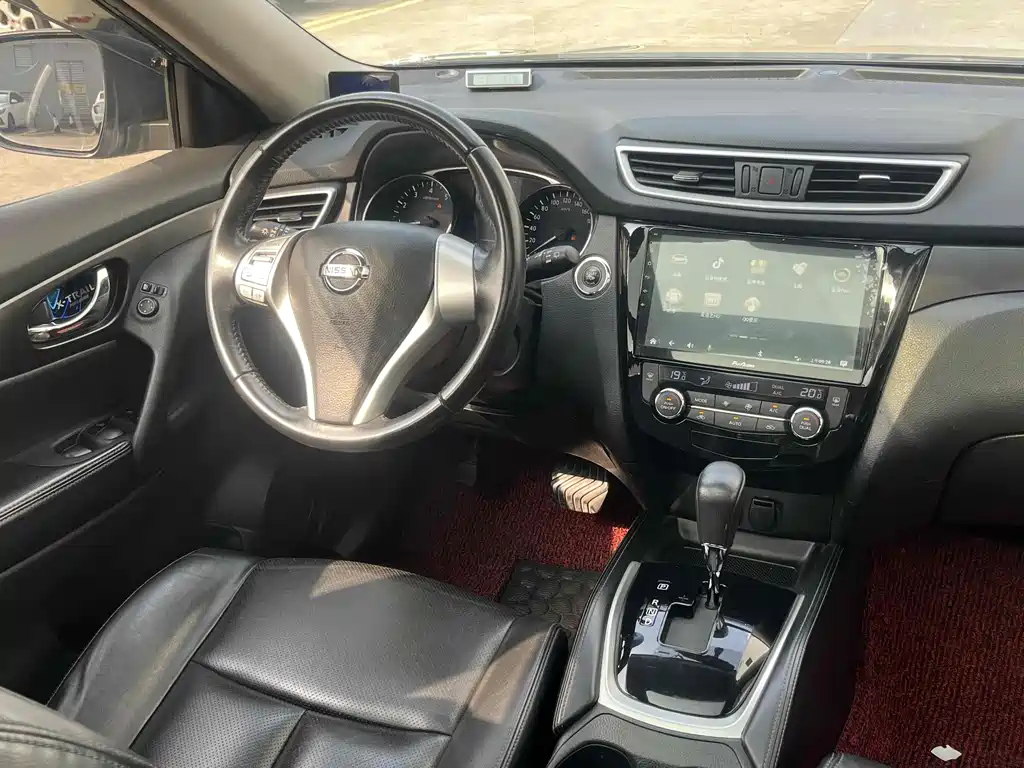 NISSAN X-TRAIL 2015