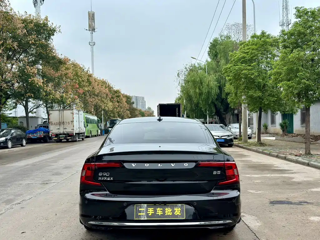 VOLVO S90 2022