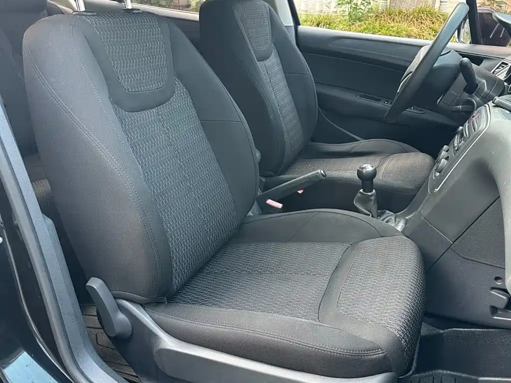 PEUGEOT 308 2013