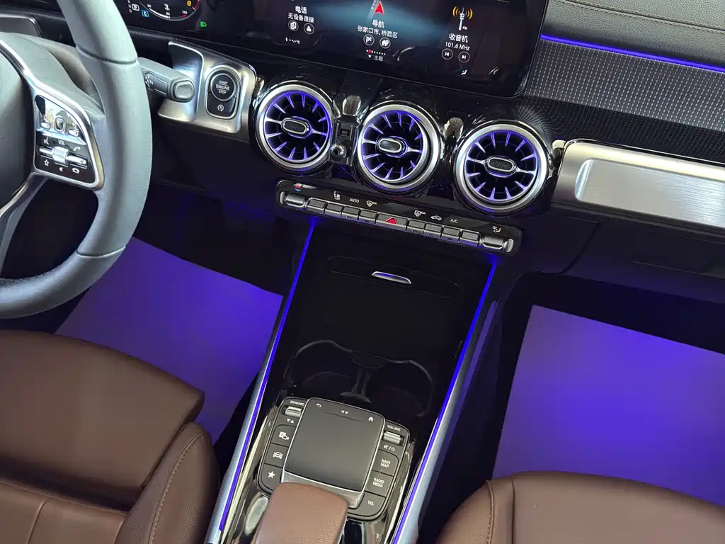 MERCEDES BENZ GLB 2023