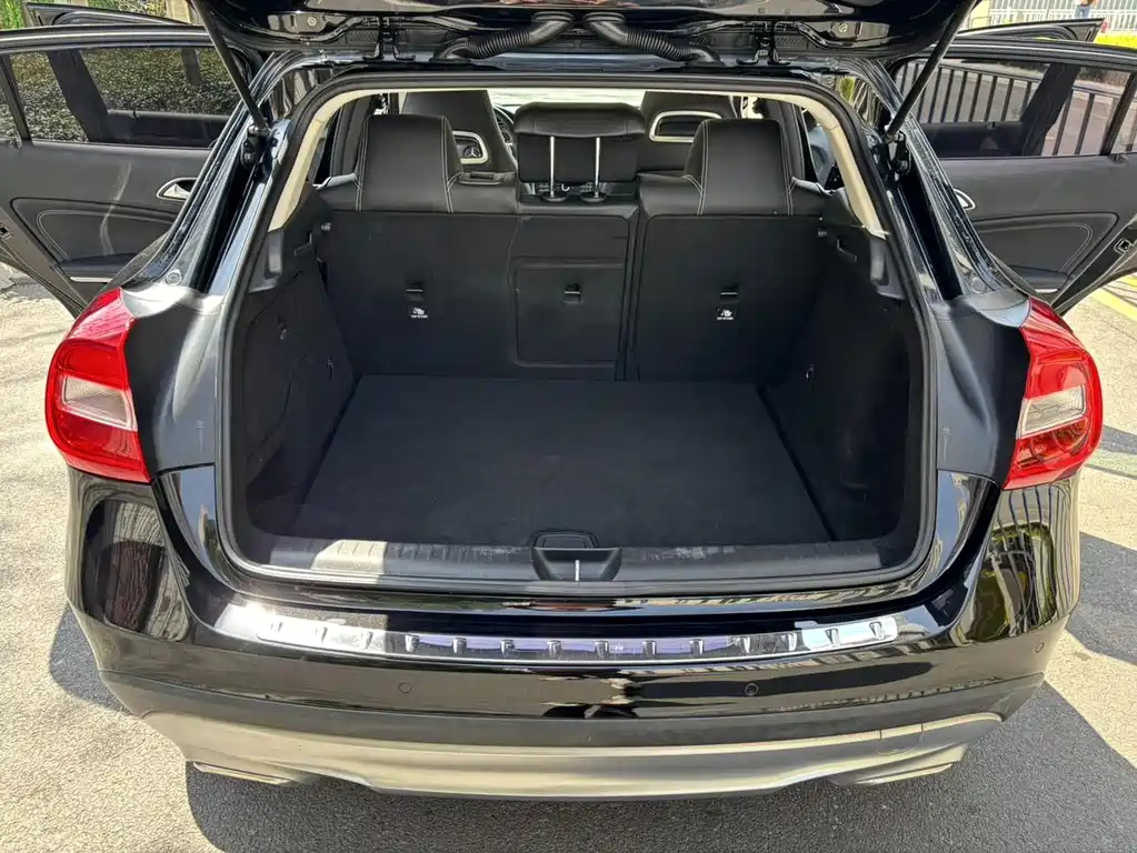 MERCEDES BENZ GLA 2016