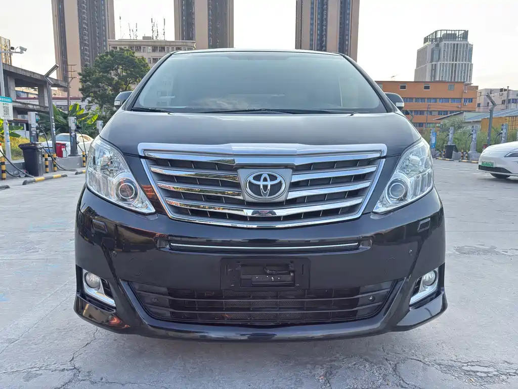 TOYOTA ALPHARD 2012