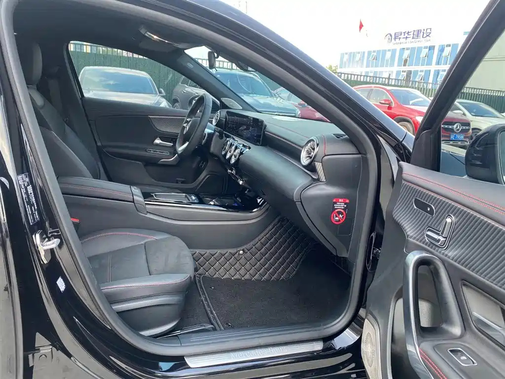 MERCEDES BENZ A-CLASS 2024