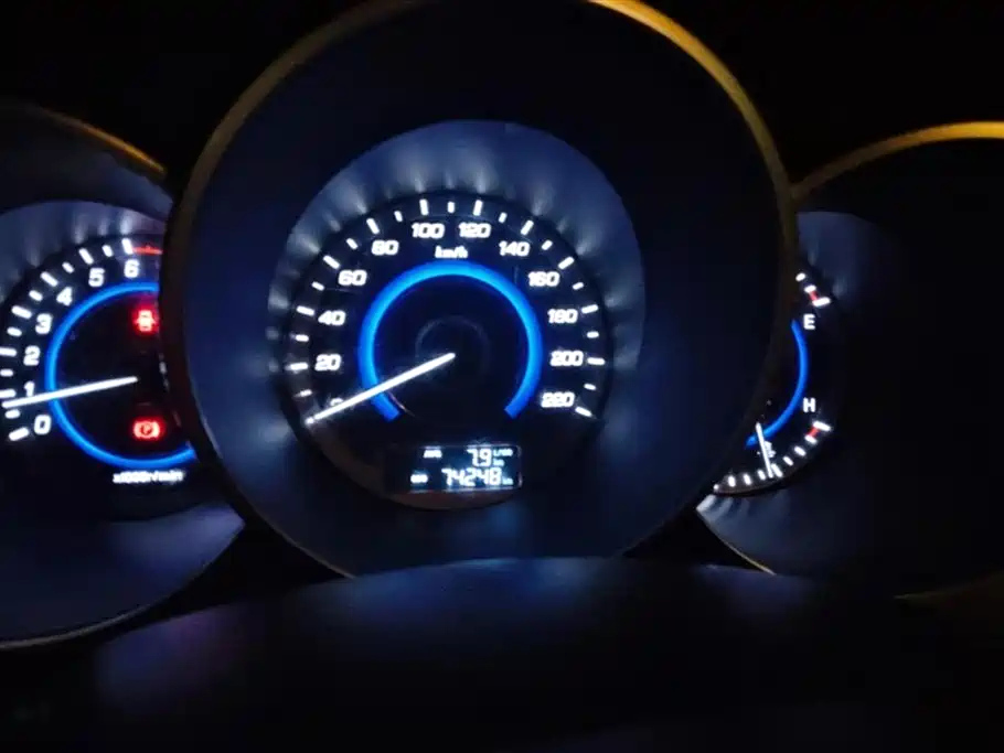 CHANGAN EADO 2015