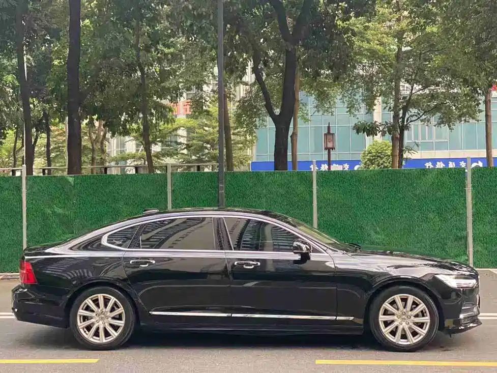 VOLVO S90 2020