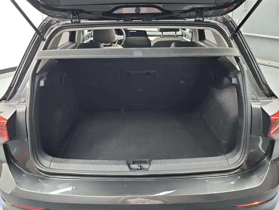 VOLKSWAGEN GOLF 2021