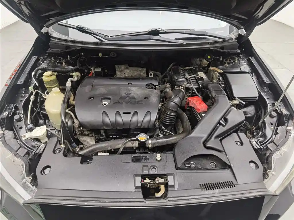 MITSUBISHI LANCER EX 2013