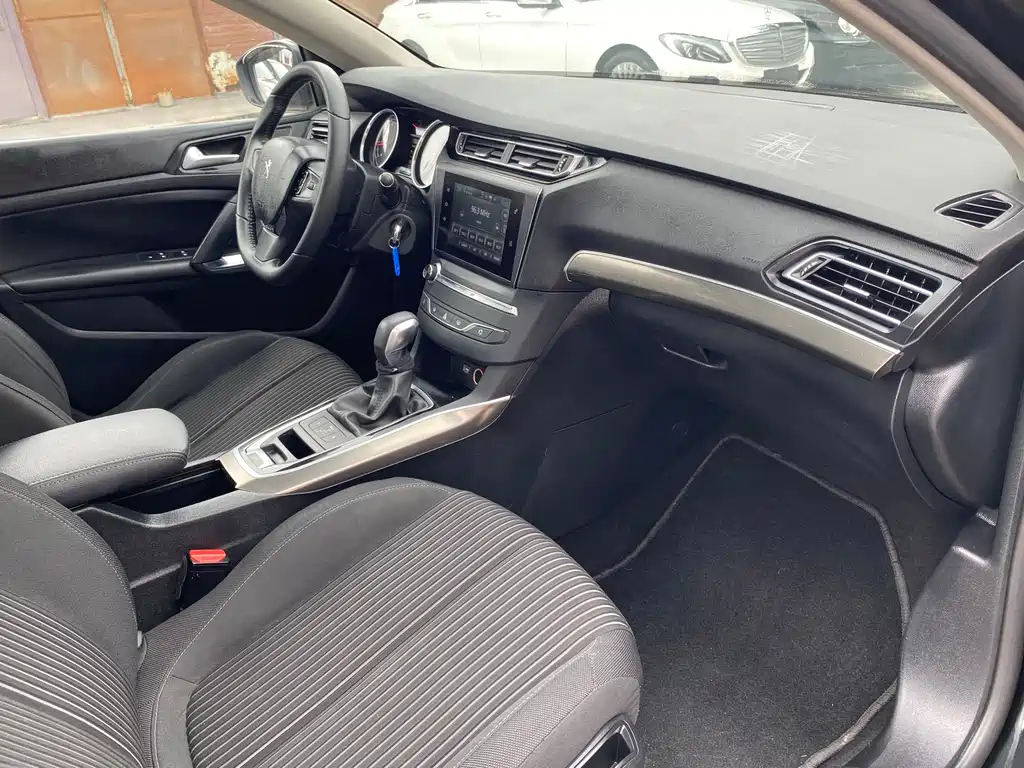 PEUGEOT 408 2014