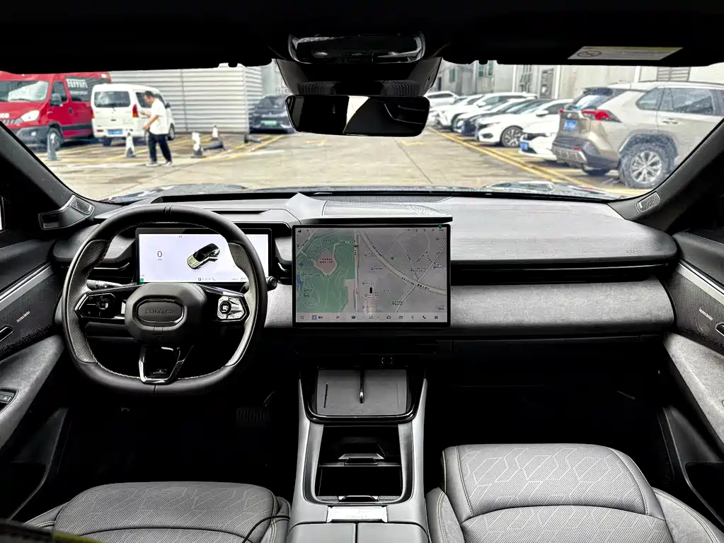 LYNK&CO 08 NEW ENERGY 2025