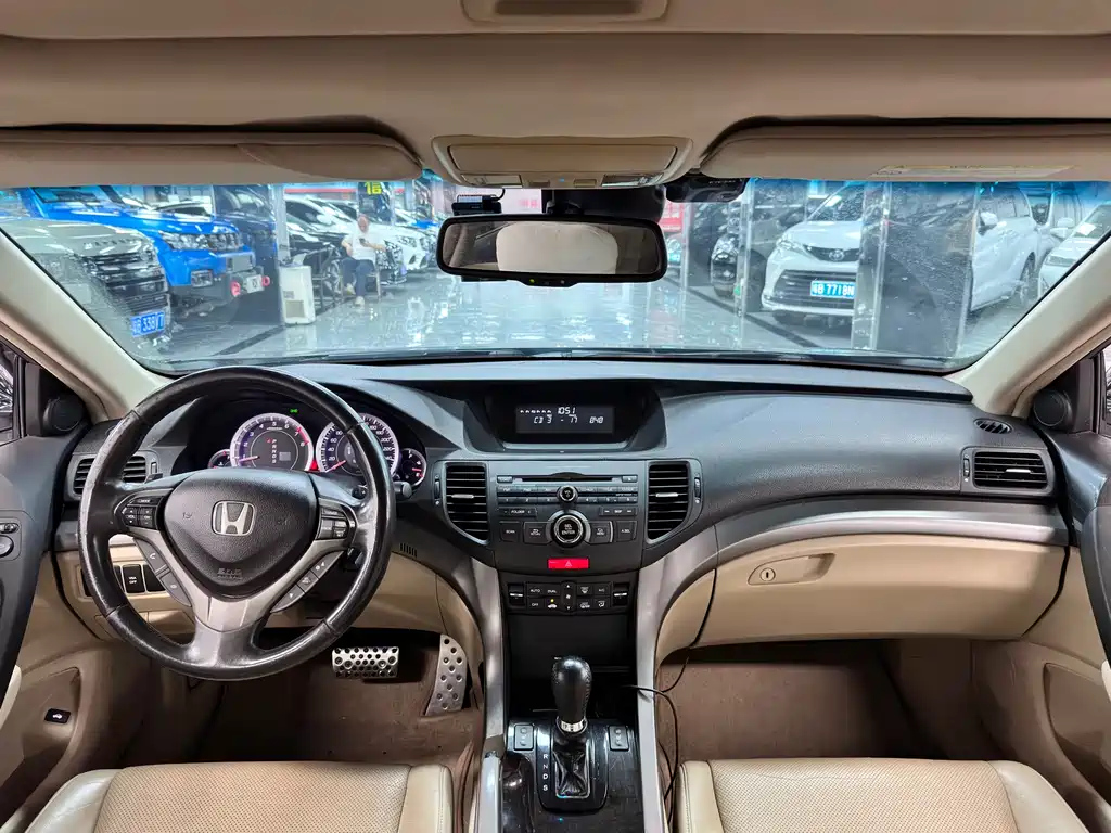 HONDA SI PLATINUM 2011
