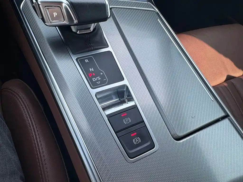 AUDI A6L 2020