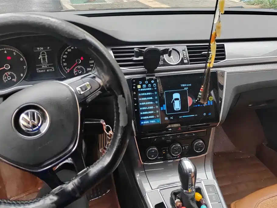 VOLKSWAGEN PASSAT 2016