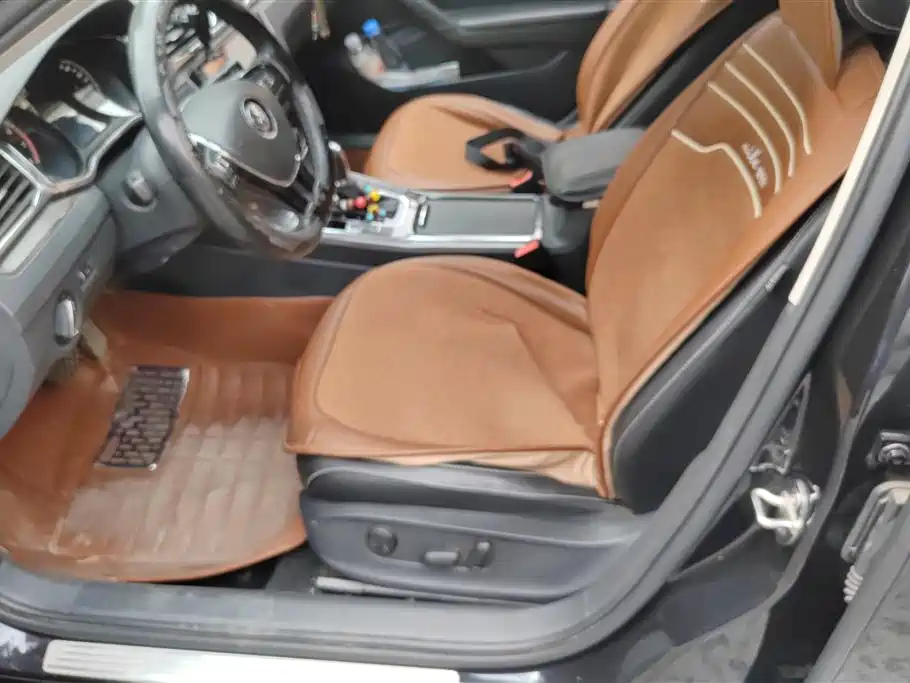 VOLKSWAGEN PASSAT 2016