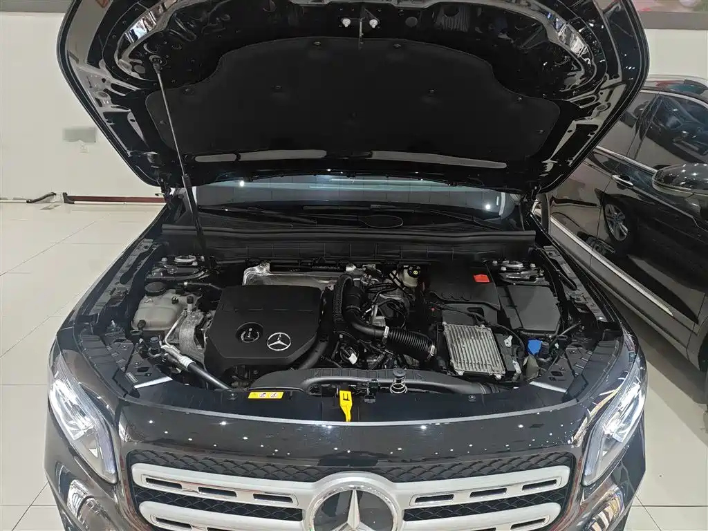 MERCEDES BENZ GLB 2023