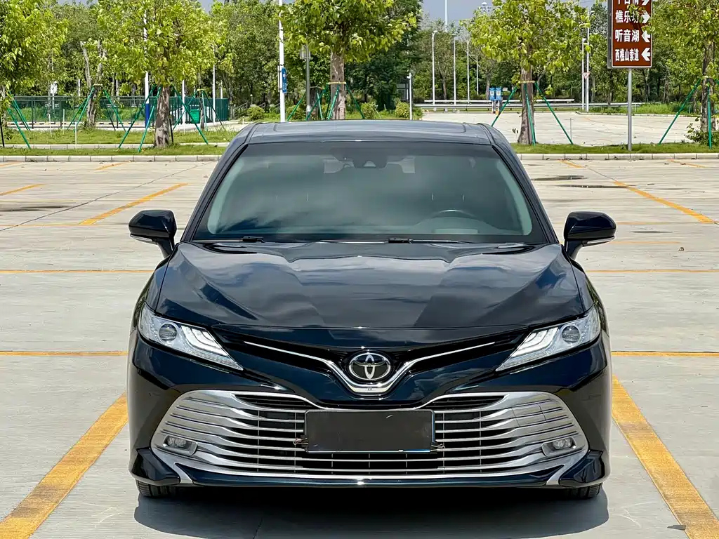 TOYOTA CAMRY 2019