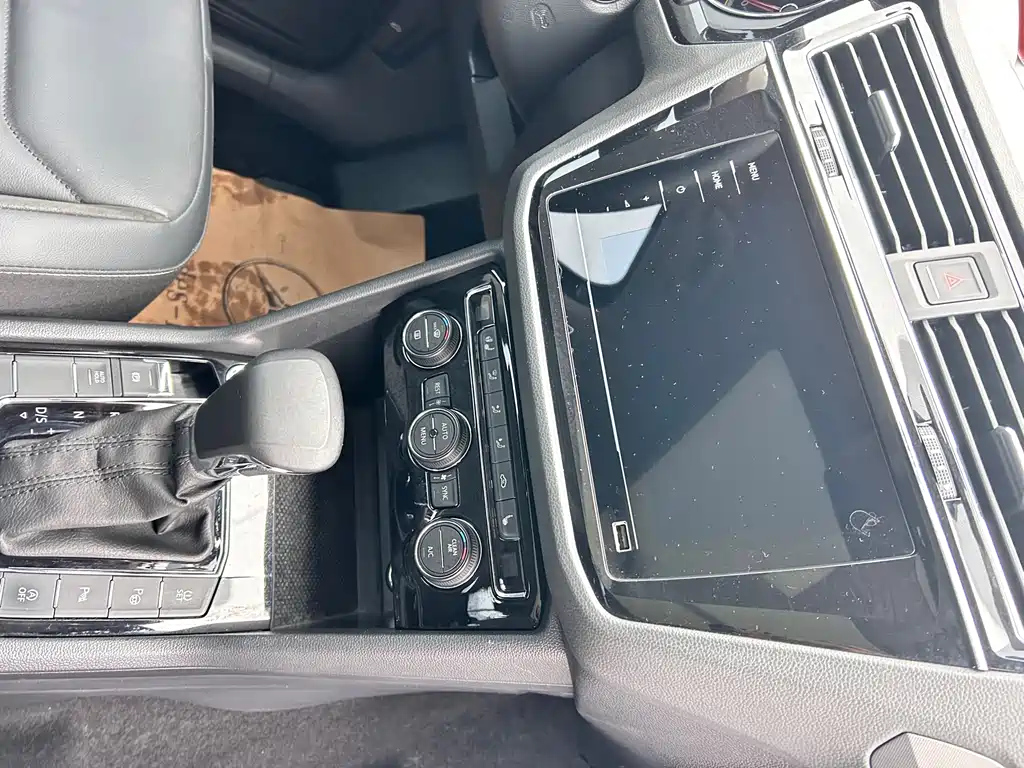 VOLKSWAGEN TIGUAN L 2020